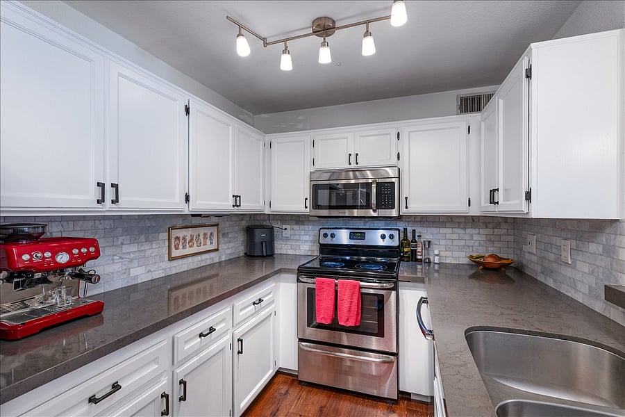 Furnished Finder property 1024276_1 photo 12