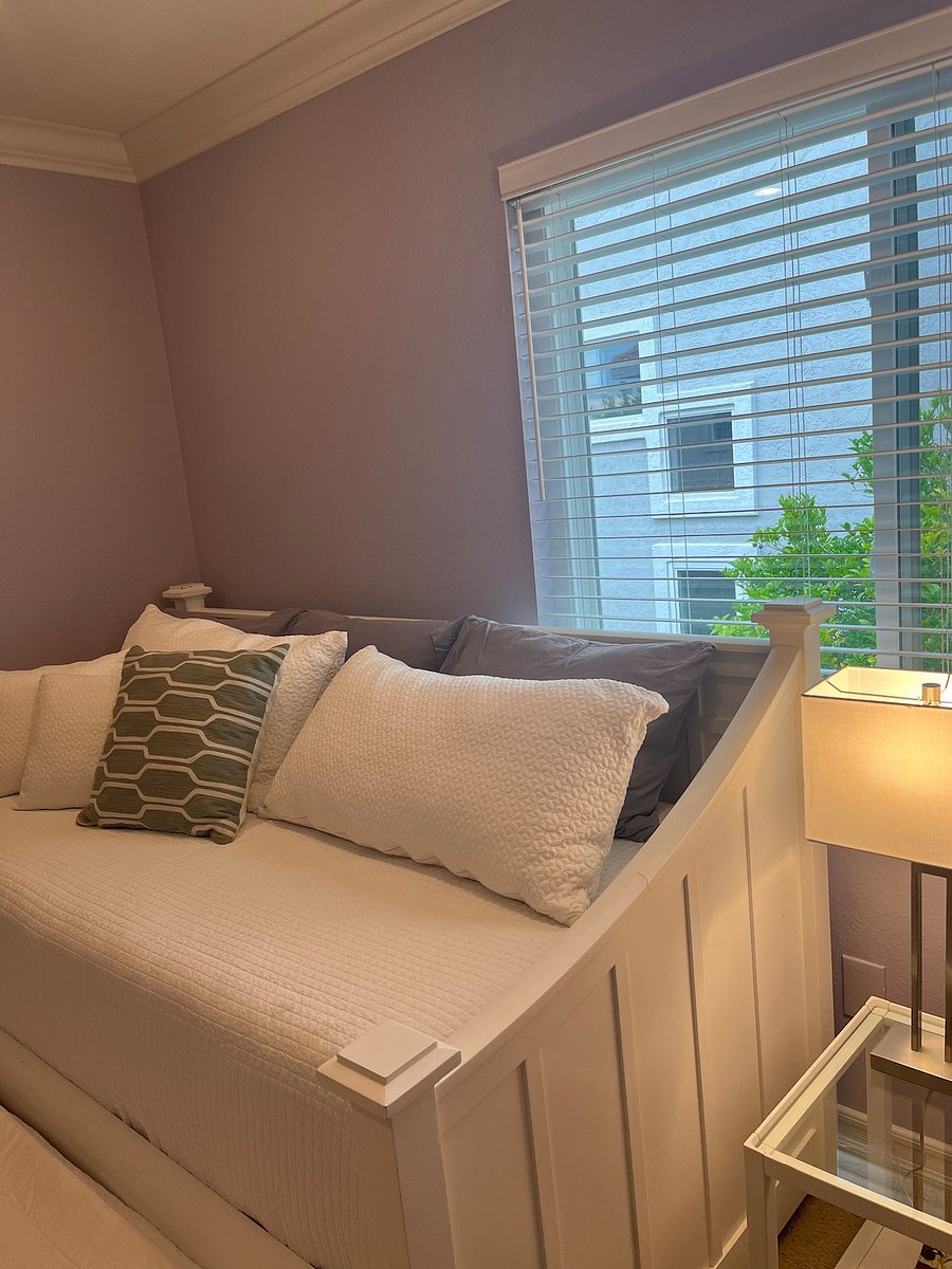 Furnished Finder property 1024313_1 photo 25