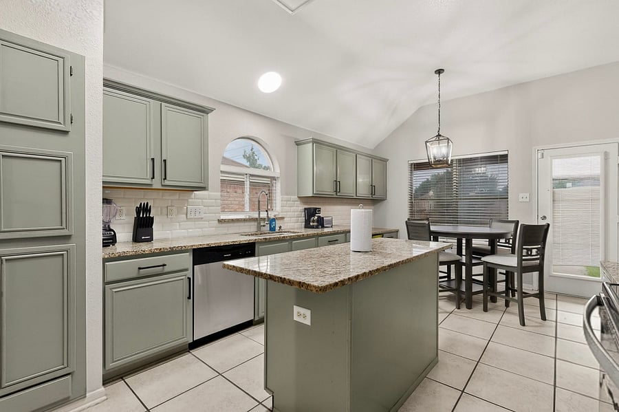Furnished Finder property 1024348_1 photo 8