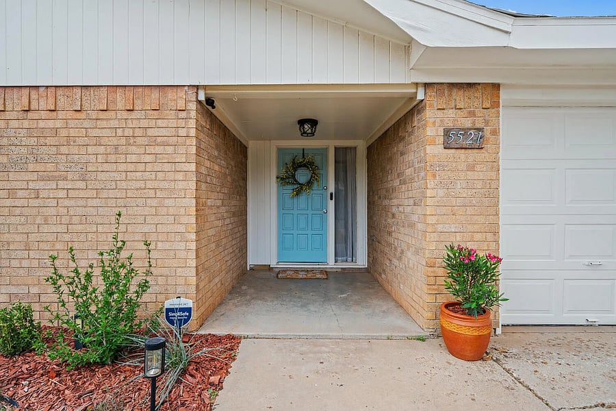 Furnished Finder property 1024402_1 photo 2