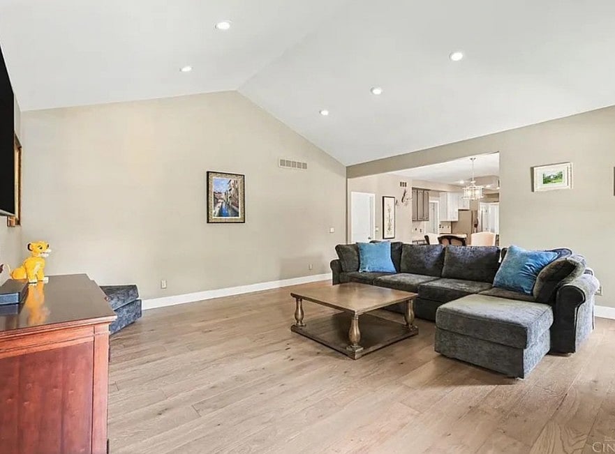 Furnished Finder property 1024441_1 photo 3