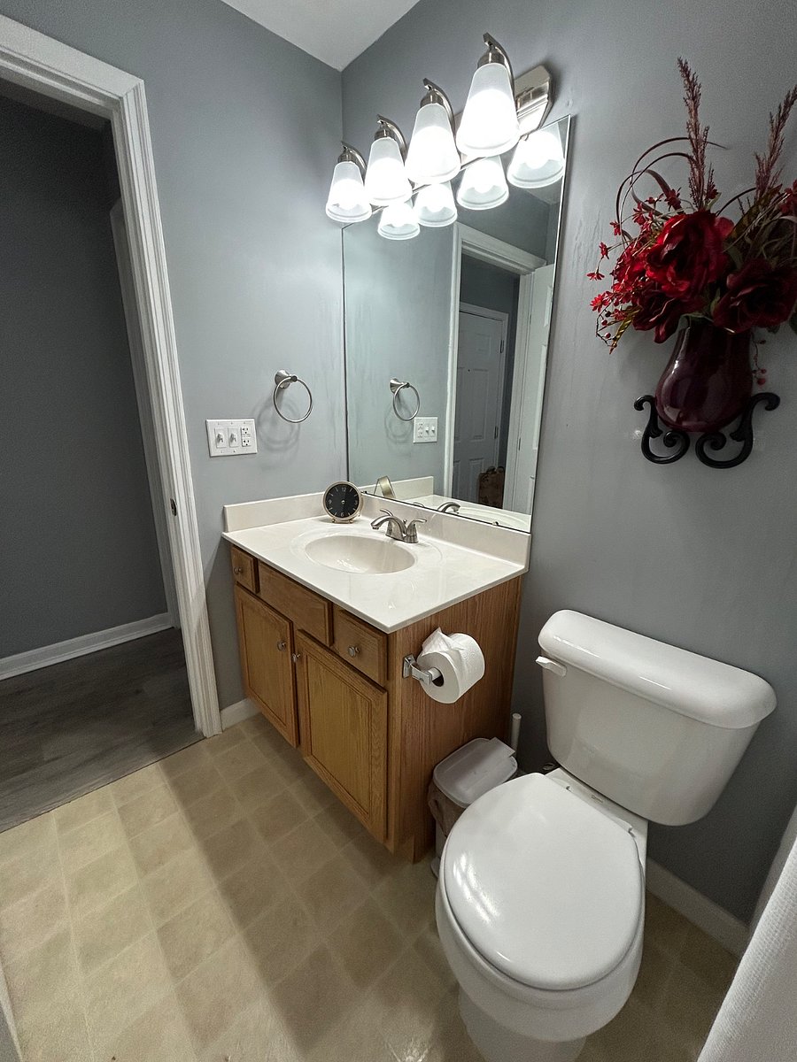 Guest Private Bathroom