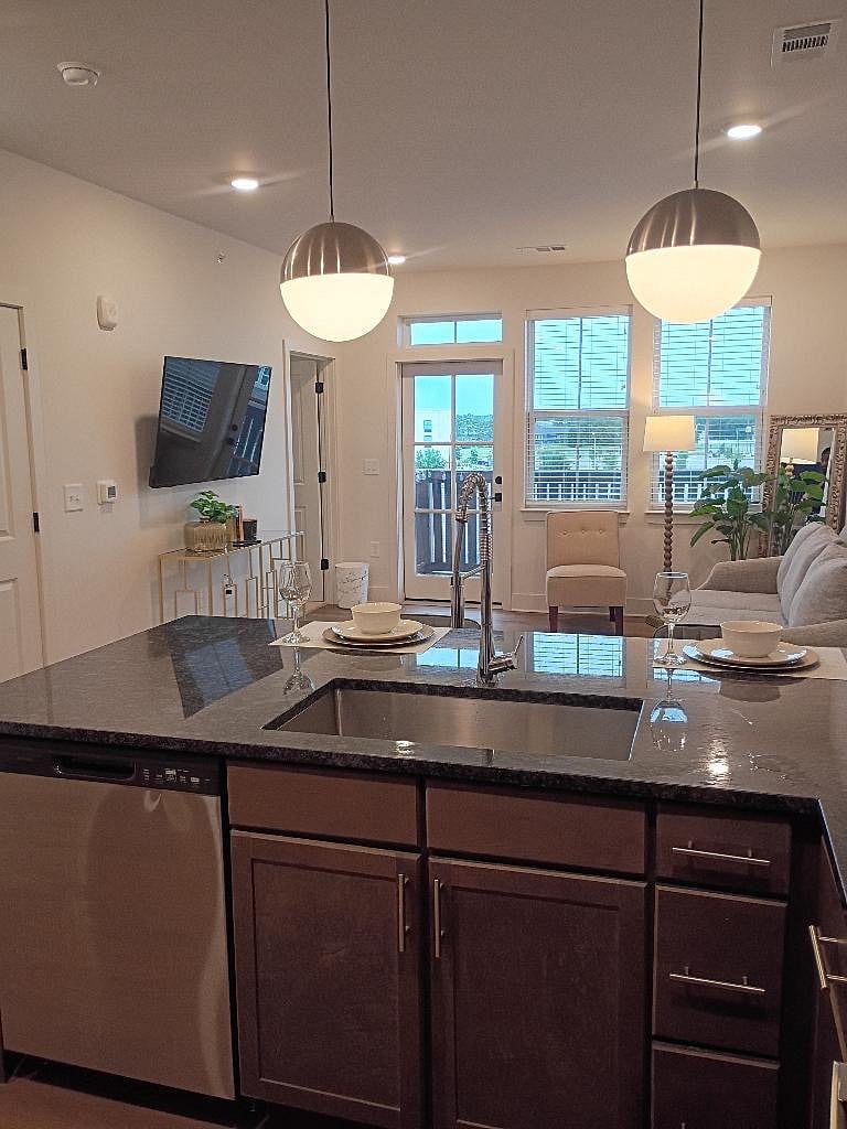 Furnished Finder property 1024503_1 photo 1
