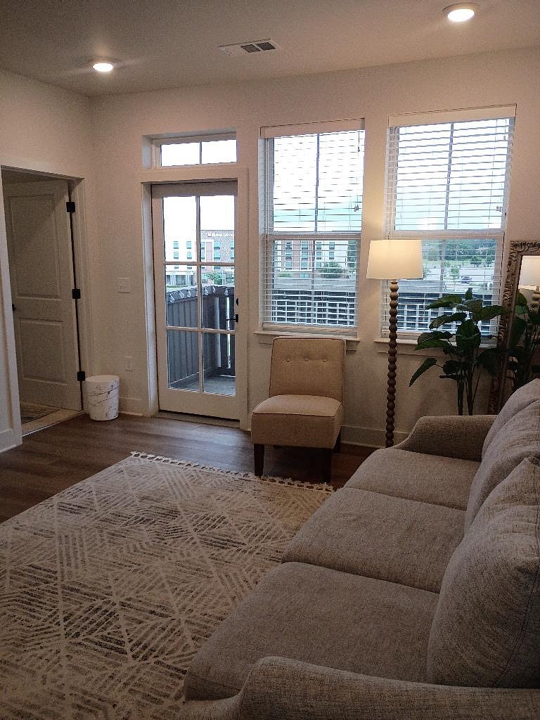 Furnished Finder property 1024503_1 photo 4