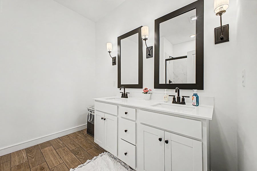 Main bathroom