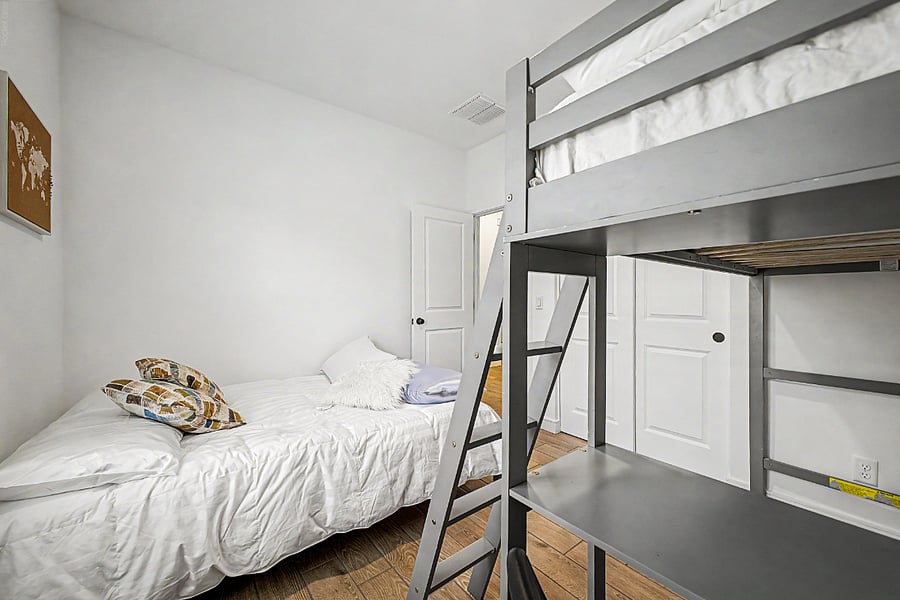 3rd Bedroom (Full + Twin)