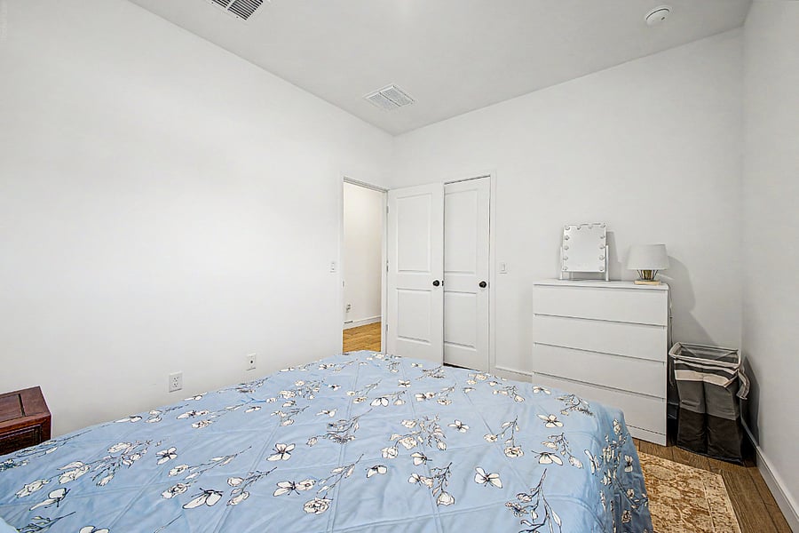 2nd Bedroom (Full)