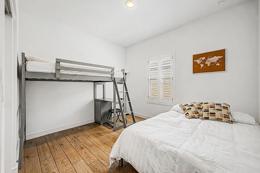 3rd Bedroom (Full + Twin)