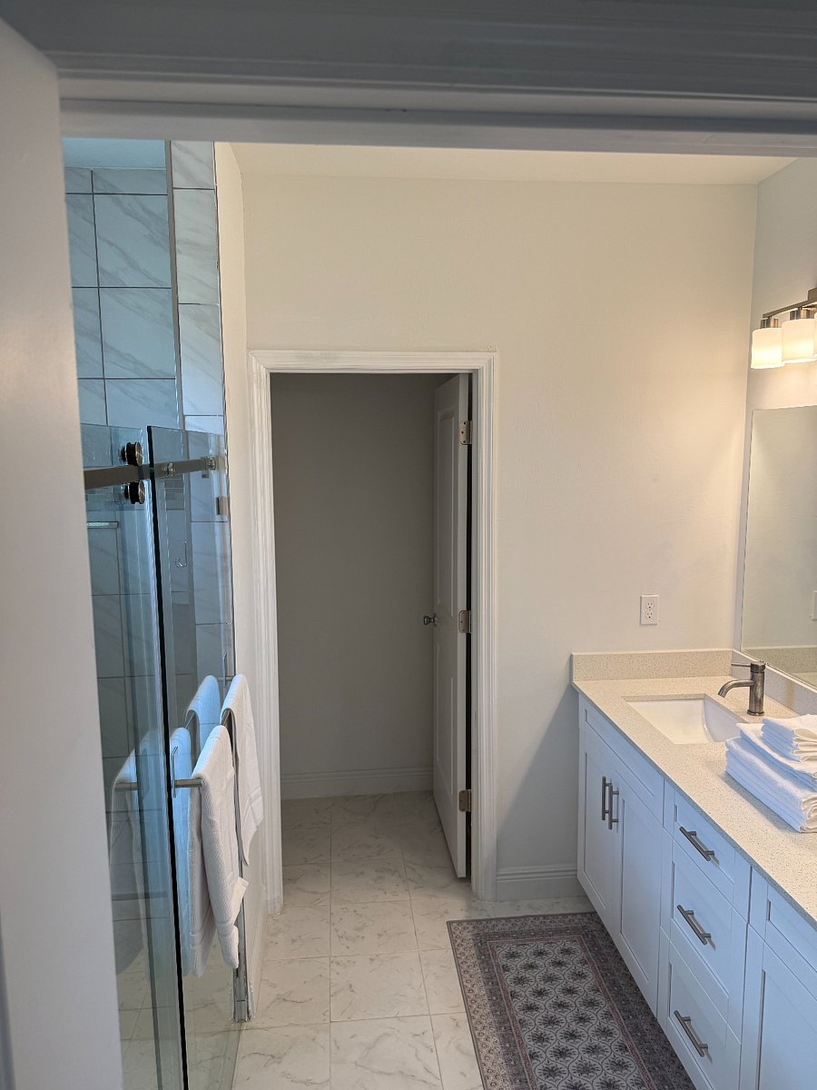 Furnished Finder property 1024575_1 photo 11