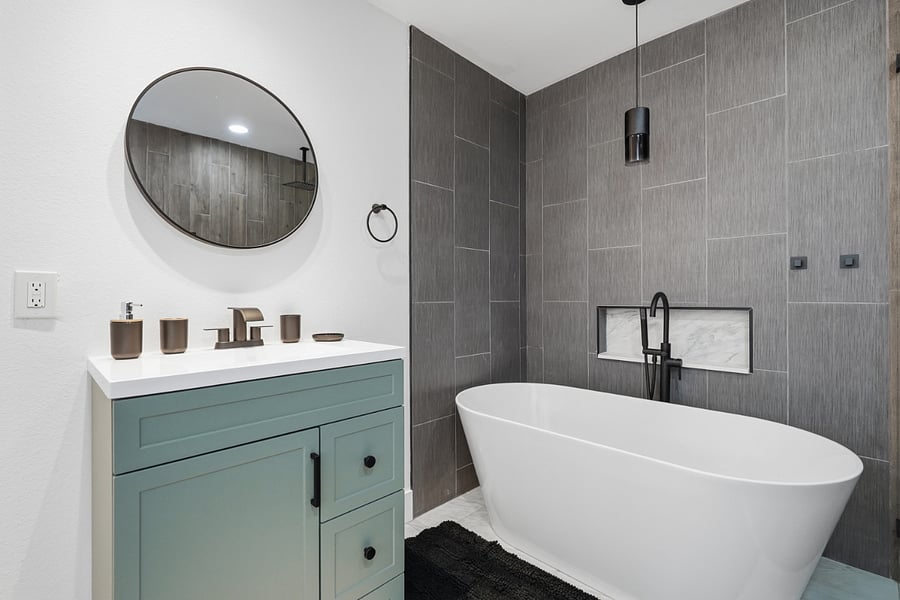 Master Bath with Stand Alone Spa Tub