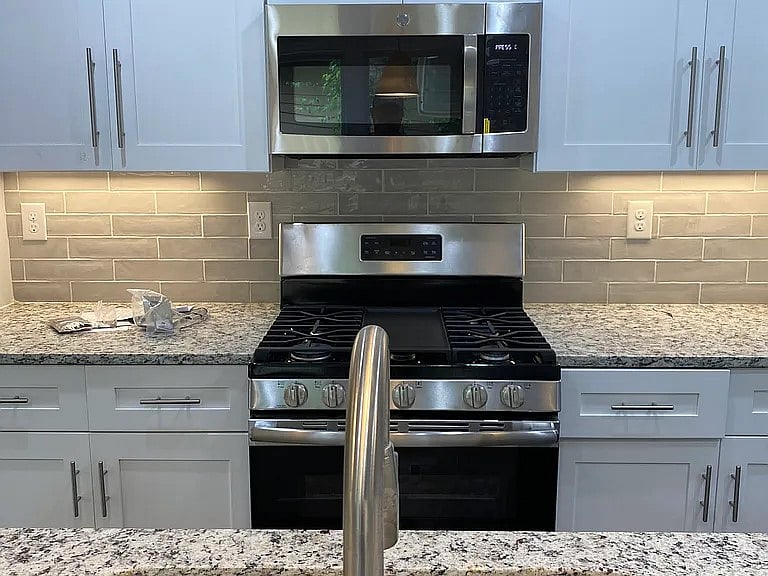 Furnished Finder property 1024586_1 photo 8