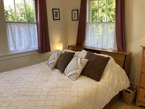 Furnished Finder property 1024587_1 photo 2