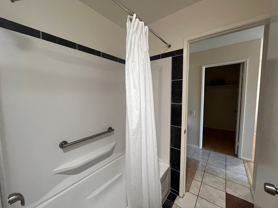 Furnished Finder property 1024596_1 photo 21
