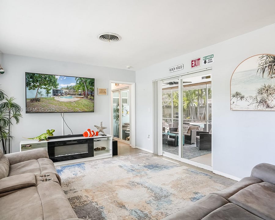 Furnished Finder property 1024615_1 photo 11