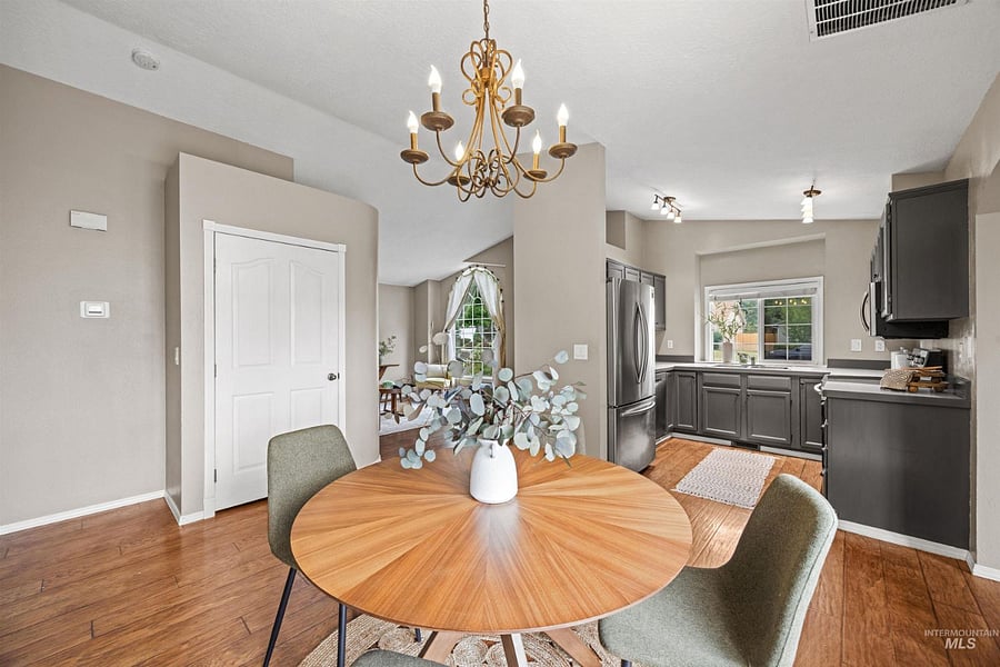 Furnished Finder property 1024636_1 photo 7