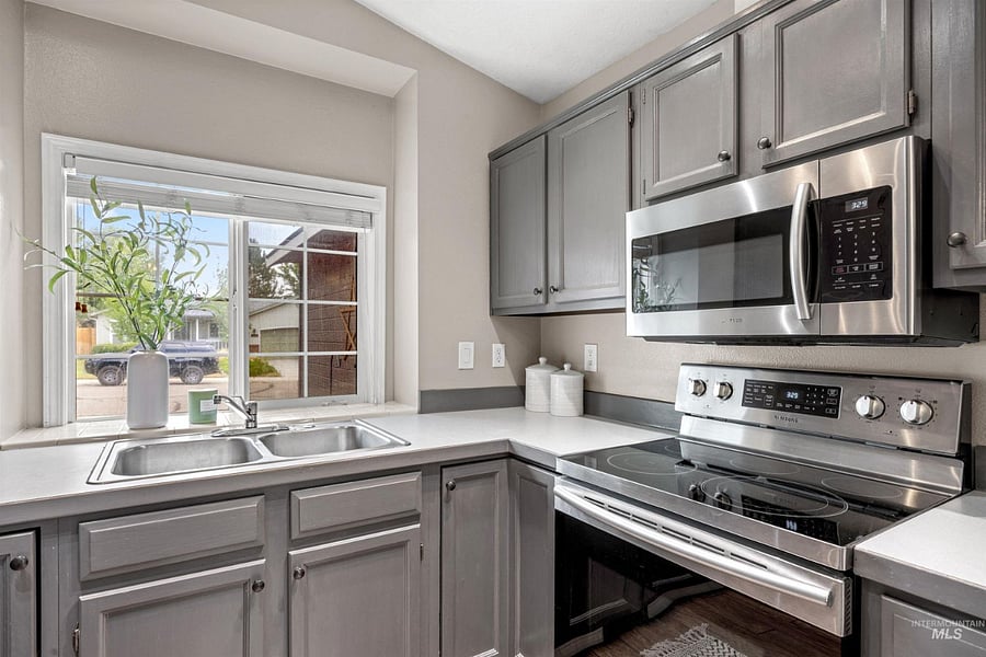 Furnished Finder property 1024636_1 photo 8