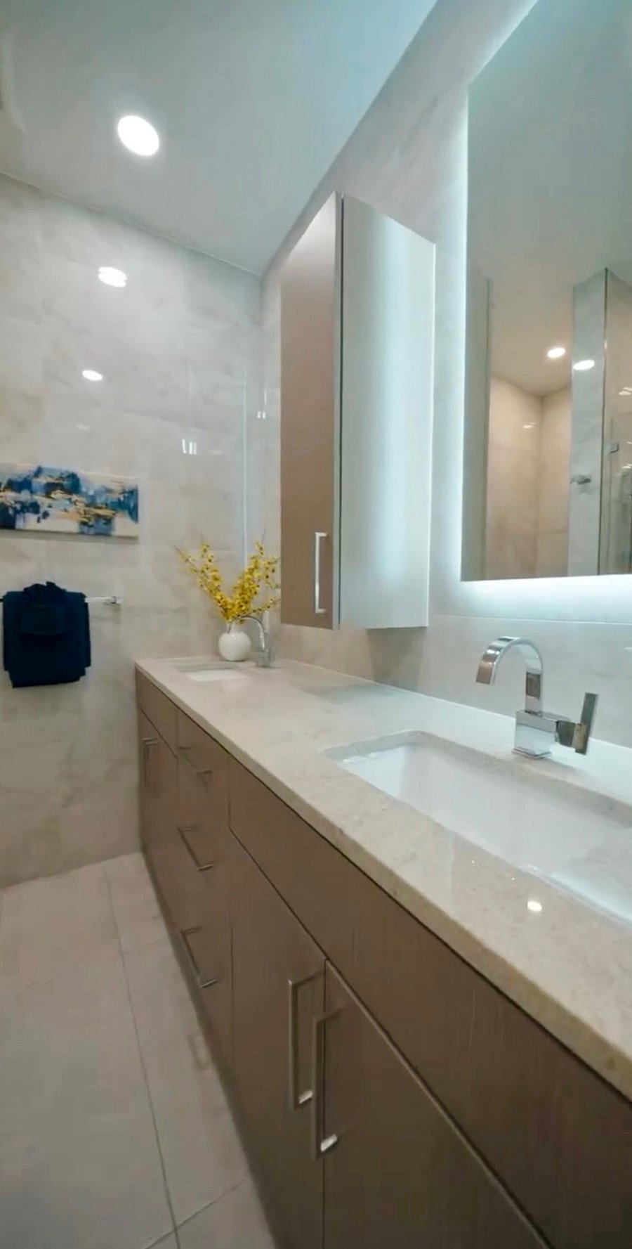 1st bedroom - bathroom