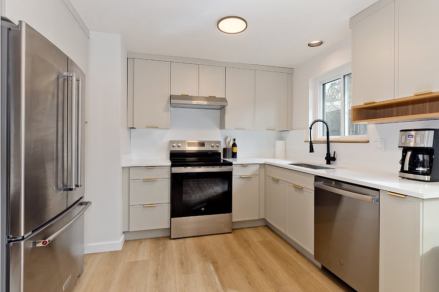 Full stocked kitchen