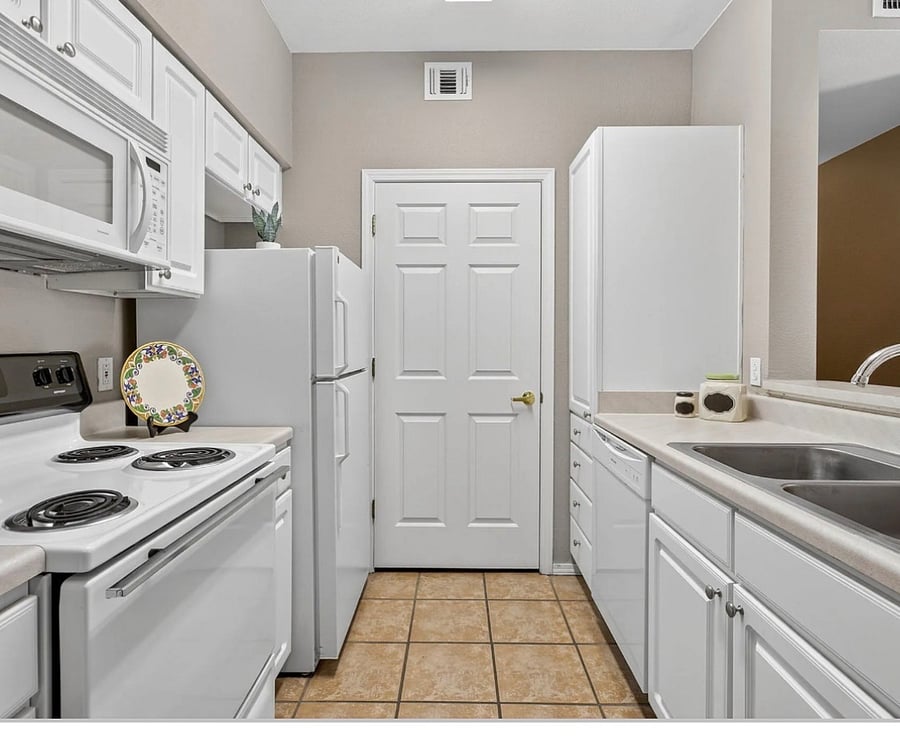 Furnished Finder property 1024709_1 photo 6