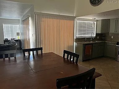 Furnished Finder property 1024762_1 photo 5