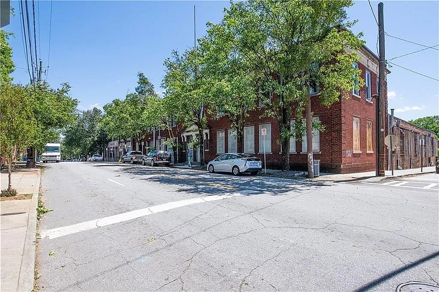 Small 14-unit loft community close to Downtown Atlanta