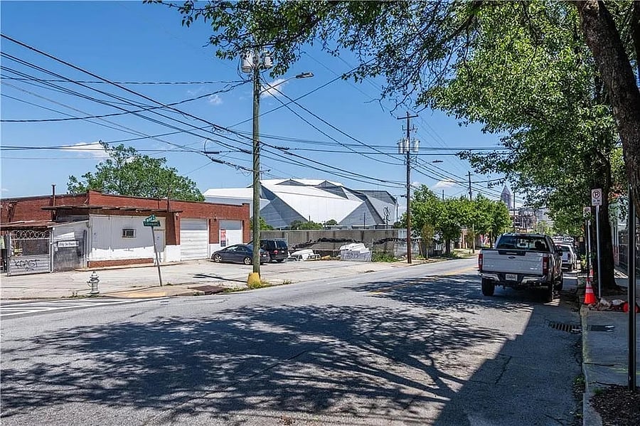 Conveniently located near Mercedes-Benz Stadium and major Downtown Atlanta attractions