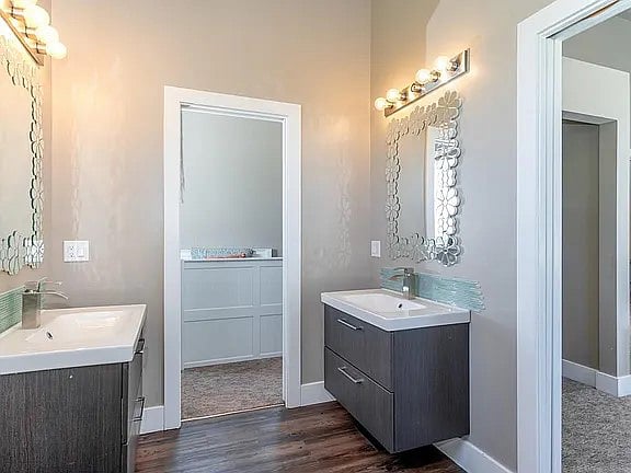 Jack & Jill Bathroom in upstairs