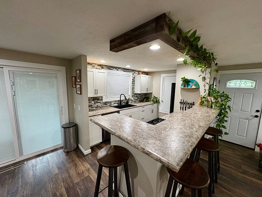 Dining Bar with 4 Bar Stools and Kitchen