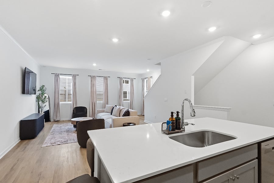 Furnished Finder property 1024866_1 photo 16
