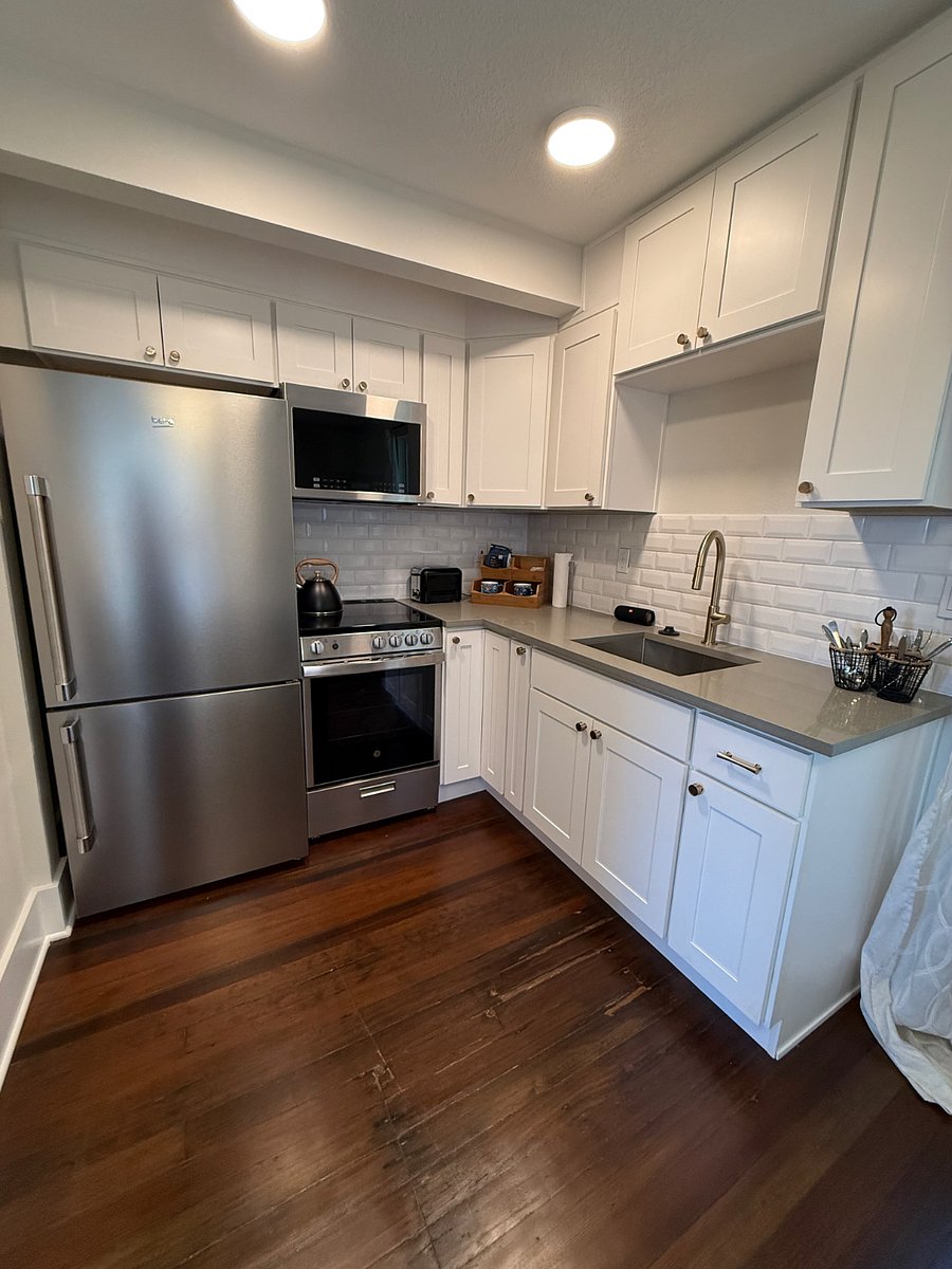 Brand new appliances (no automatic dishwasher)