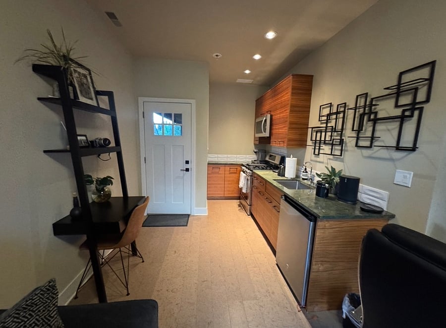 Furnished Finder property 1024930_1 photo 3