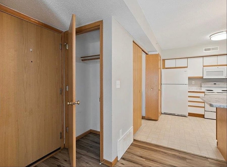 Furnished Finder property 1025058_1 photo 3