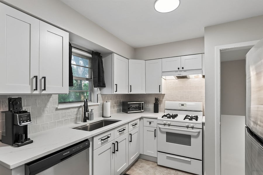 Fully Furnished Kitchen 
