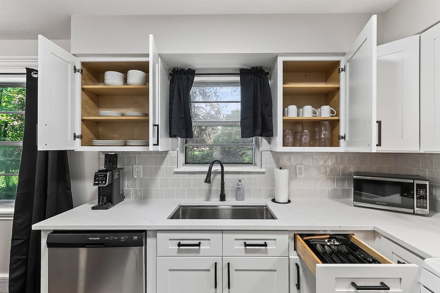 Fully Furnished Kitchen 