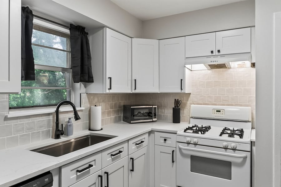 Fully Furnished Kitchen 