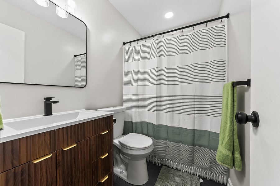 Newly renovated bathroom 