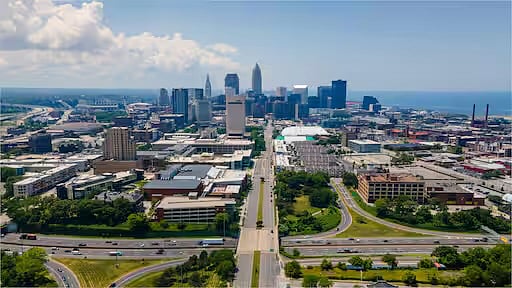     Easy Access to Downtown Cleveland  Enjoy suburban living in Solon while remaining approximately 30 minutes from downtown Cleveland and its major attractions.