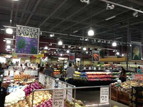     Convenient Shopping & Fresh Foods  Enjoy easy access to grocery stores, fresh markets, restaurants, and everyday essentials just minutes from home.