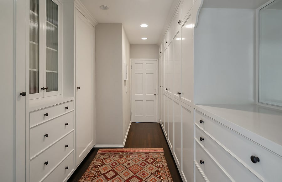 View of the hallway leading to the bedroom