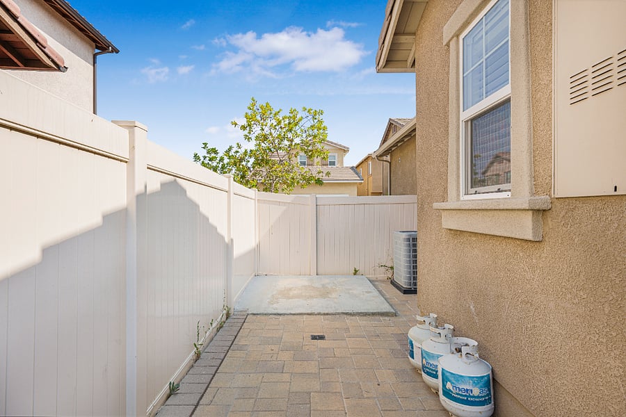 Furnished Finder property 1025172_1 photo 32
