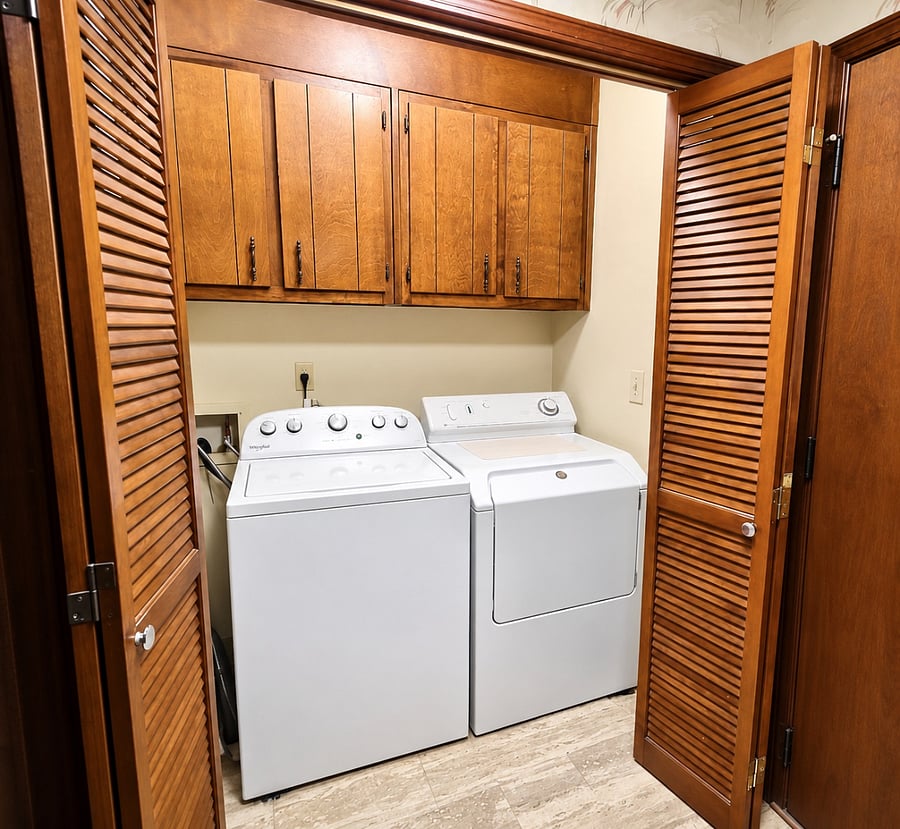Use of full-size washer and dryer.