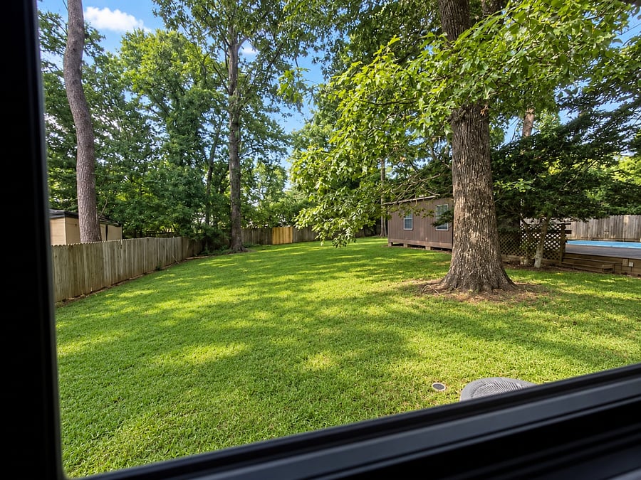 Large backyard, pet friendly.