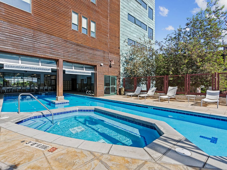 Indoor / Outdoor Pool / Hot Tub