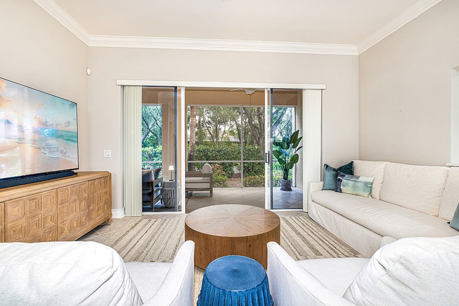 Open living area with direct access to the screened lanai
