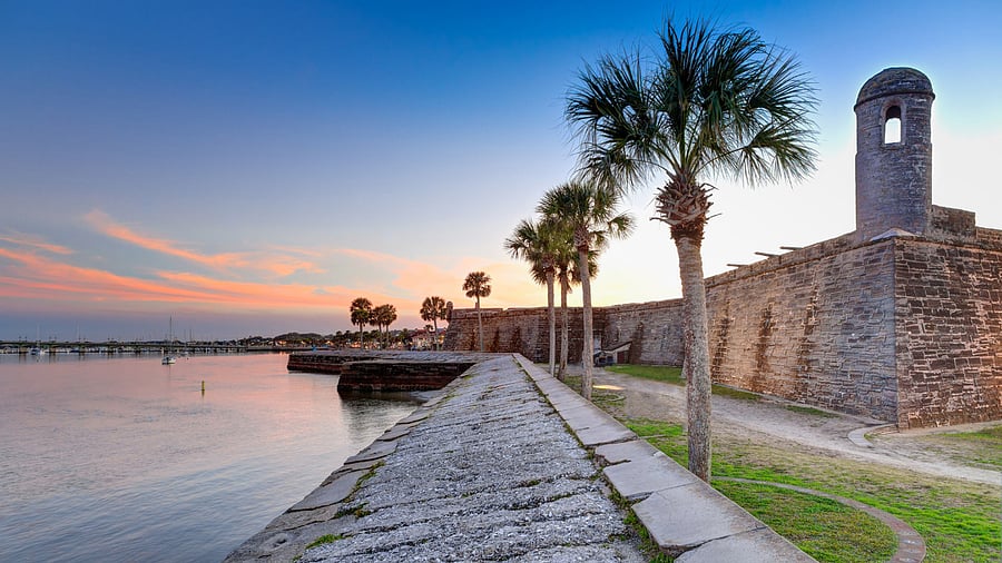 Near Downtown St. Augustine historical fort, steps from the famed "Nights of Lights" during the holidays