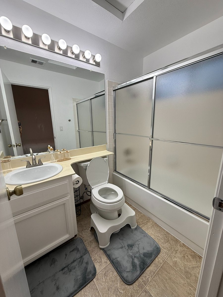 Private en-suite bathroom