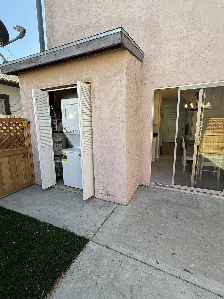 washer & dryer in-unit