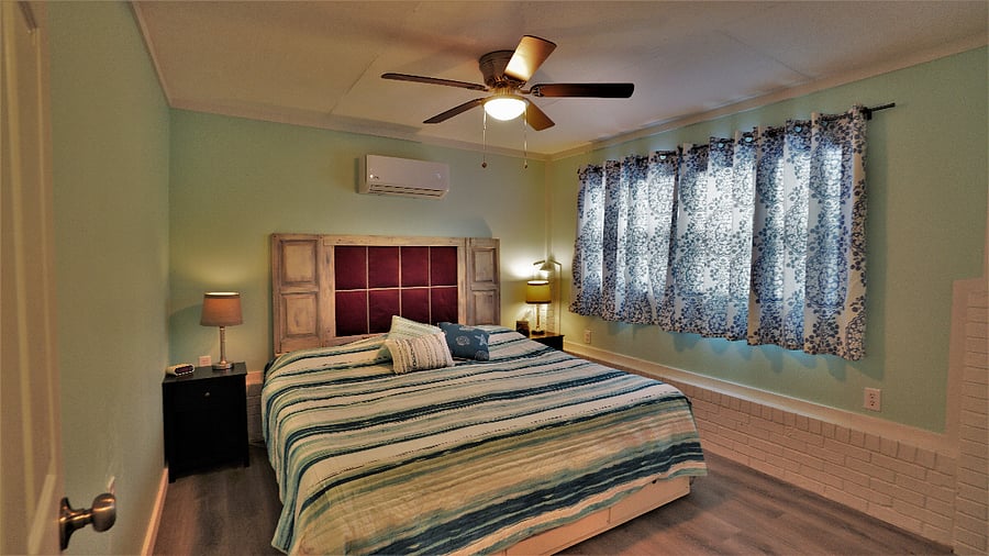Comfortable king size bed with memory foam mattress
