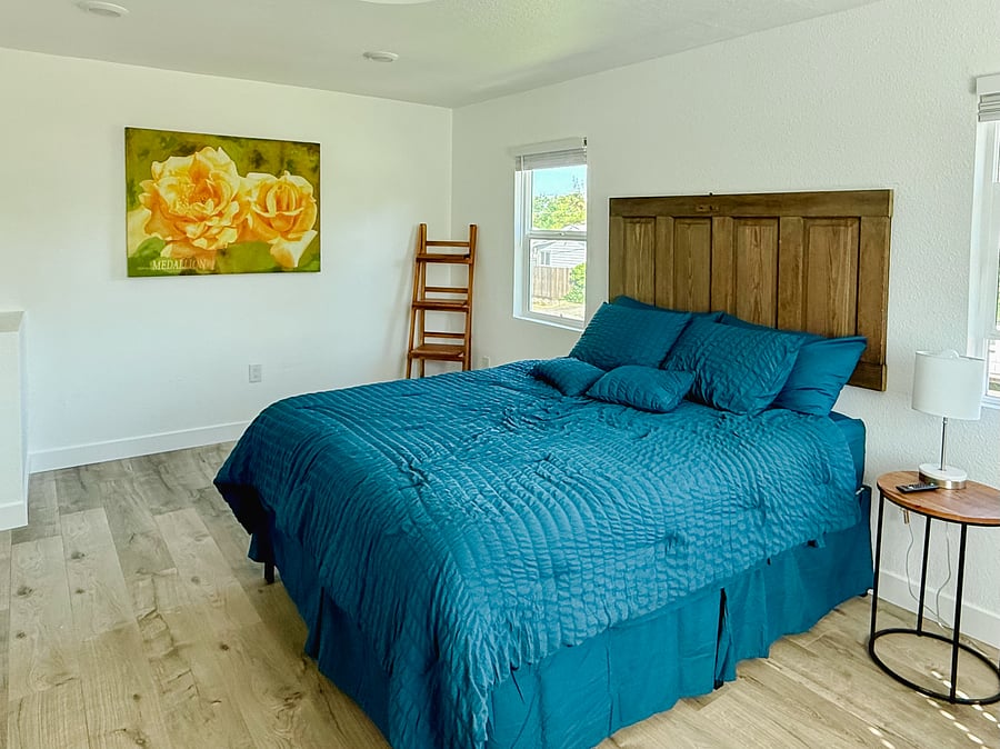 Master bedroom with Queen Bed