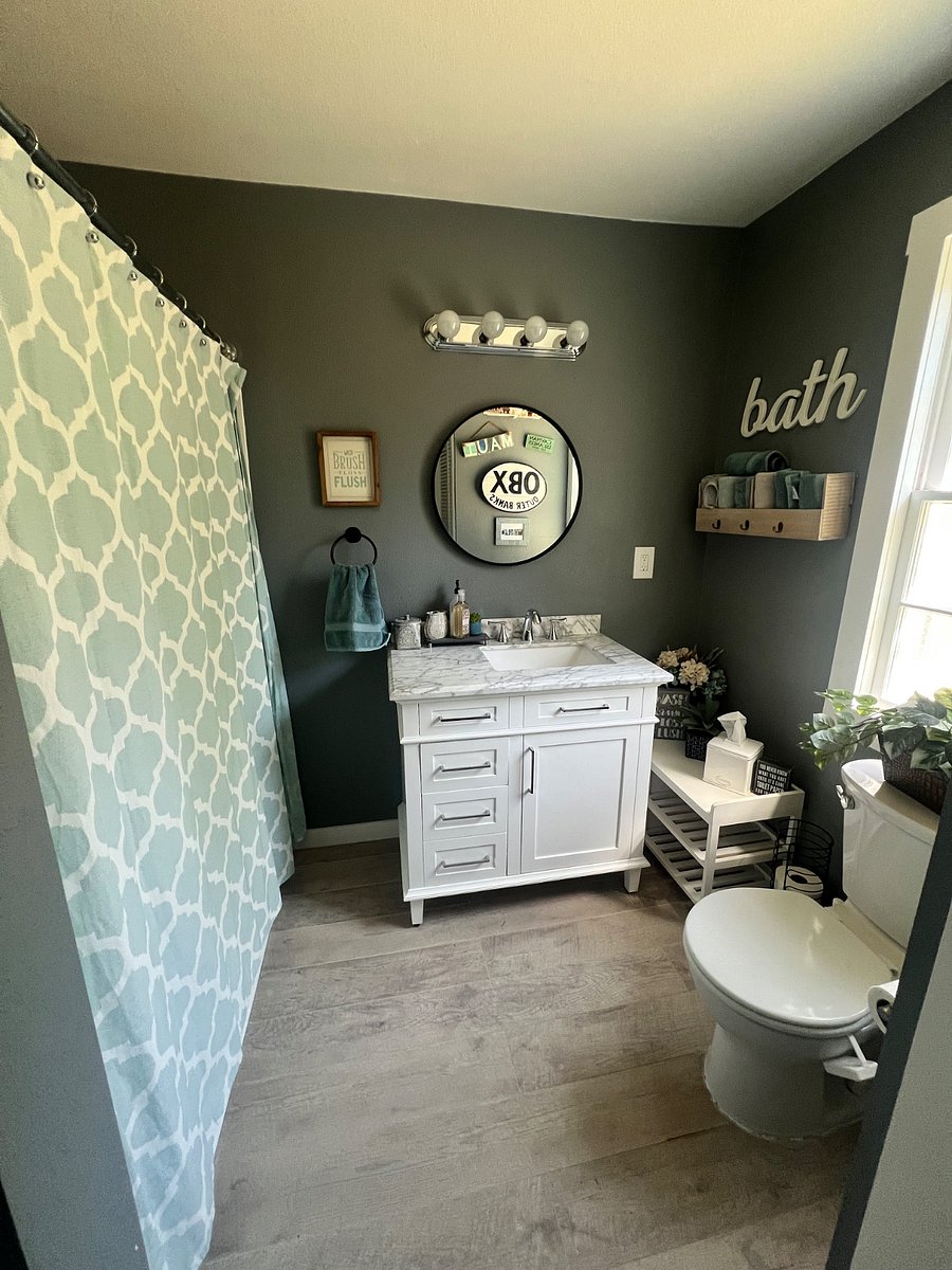 2nd Bathroom